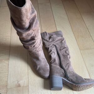 Time And Tru scrunched faux suede BOOTS